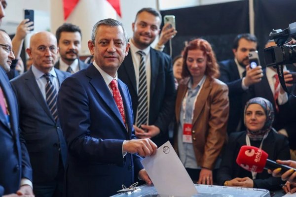 CHP GENEL BAŞKANI ÖZGÜR ÖZEL REKOR OYLA SEÇİLDİ