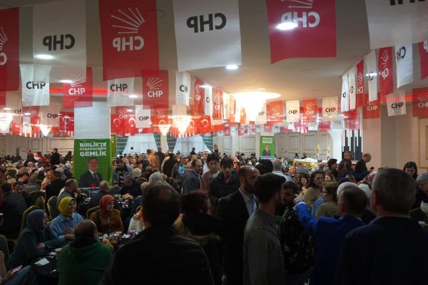 CHP İftarında Salonlar Doldu Taştı