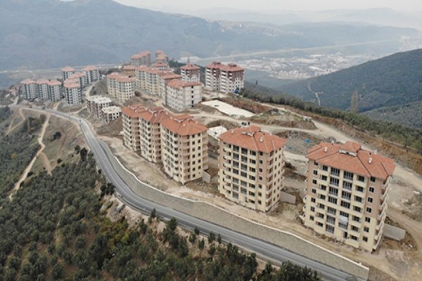 CİHATLI TOKİ KONUTLARI İHALE EDİLDİ