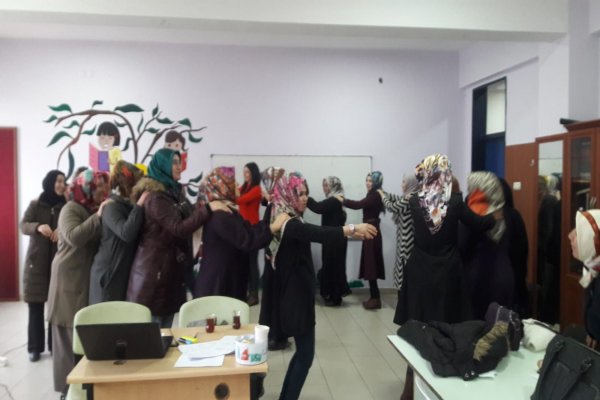 Çınar İlkokulu’nda “Gül, eğlen, oyna öğren projesi”