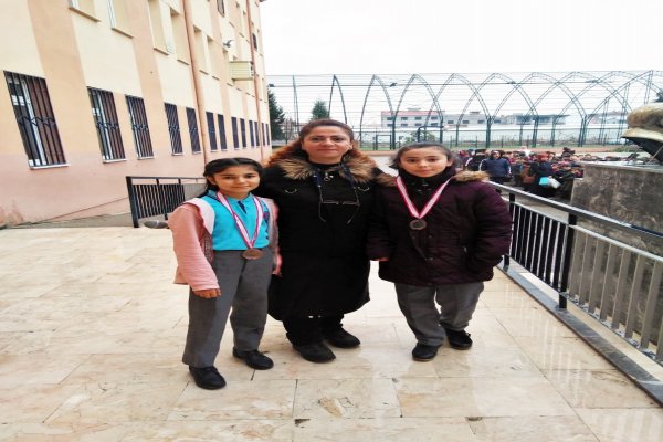 Çınar Ortaokulu öğrencileri Uluslararası şampiyonadan 3.lük madalyası getirdi