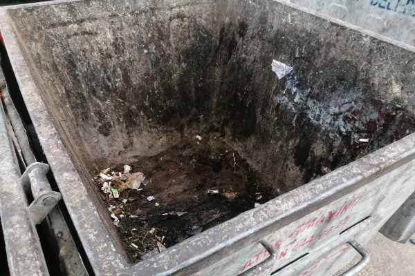 ÇÖP KONTEYNERLERİ MİKROP SAÇIYOR