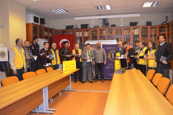 DHL Freight Bursa'dan Sunğipek Kütüphanesine Kitap Bağışı