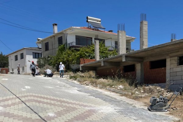 Doğalgaz hattını belediye ekipleri tamir etti