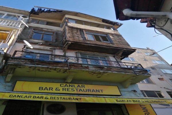 DR. ZİYA KAYA’NIN EVİ TEHLİKEDE…
