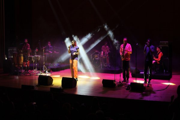 Dünyaca ünlü Nubiyan Twist, Bursa’da sahne aldı