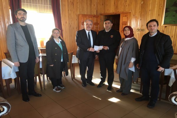 Eğitim-Bir-Sen Gemlik Temsilciliğinden Anlamlı Bağış