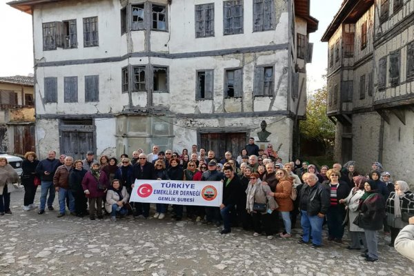 Emekliler Derneği gezisine büyük ilgi