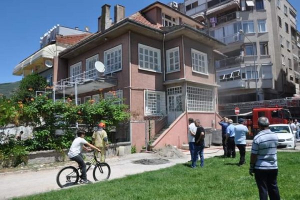 Emin Dalkıran Kordonunda yangın korkuttu