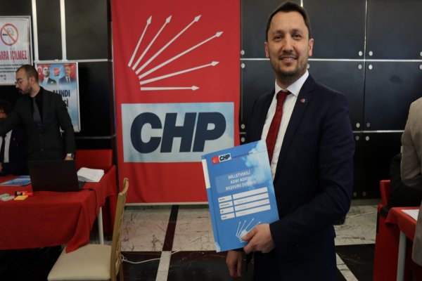 Ender Teke adaylık başvurusunu CHP Genel Merkezine yaptı