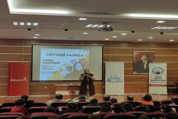 Endülüs Okuma Projesi kapsamında okur yazar buluşması gerçekleştirildi