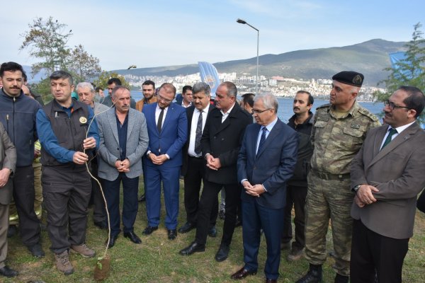 Fidan dikme seferberliğine Gemlik te katıldı