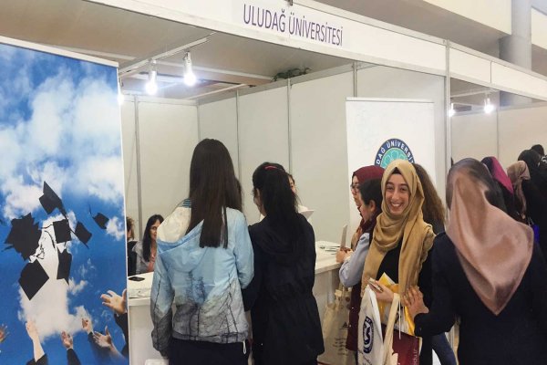 GCBAL Öğrencileri Bursa Educaturk Üniversite Tanıtım Fuarı’nı Gezdi