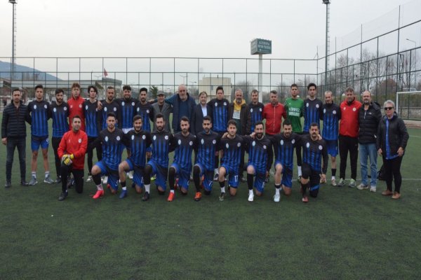 GEMLİK ACARA GÜRCÜLERİ KÜLTÜR VE DAYANIŞMA DERNEĞİ’NDEN GEMLİK ZEYTİNSPOR’A DESTEK