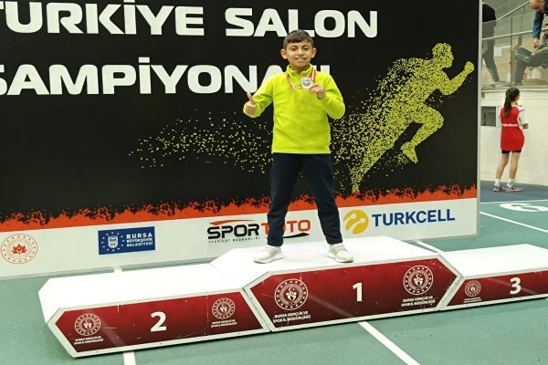 Gemlik atletizmde başarıya koşuyor