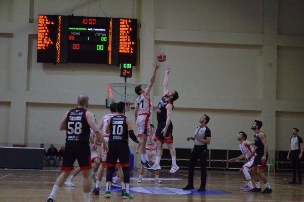 GEMLİK BASKETBOL EVİNDE 5 SAYI FARKLA MAĞLUP OLDU