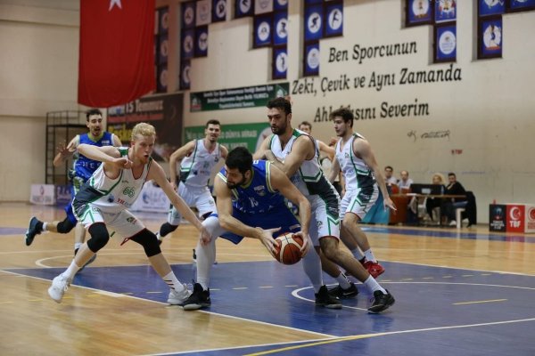 Gemlik Basketbol Lidere Direnemedi