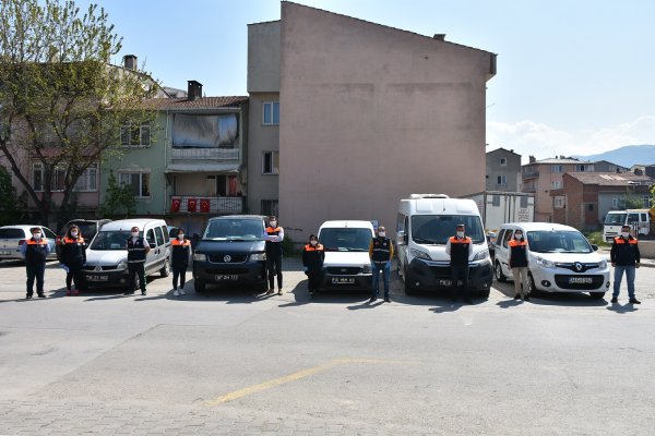 Gemlik Belediyesi’nden bin aileye erzak desteği