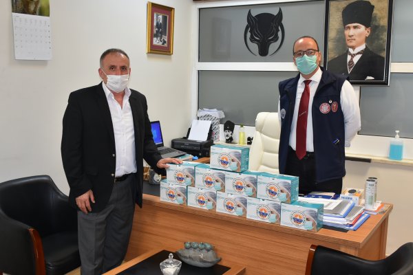 Gemlik Belediyesi’nden esnafa 10 bin maske