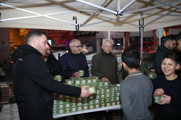 Gemlik Belediyesi’nden Kandil Simidi İkramı