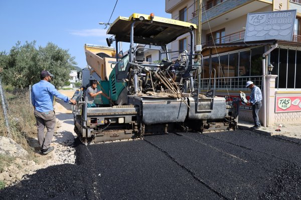 GEMLİK BELEDİYESİ ULAŞIMDA KALİTEYİ ASFALT İLE ARTTIRIYOR
