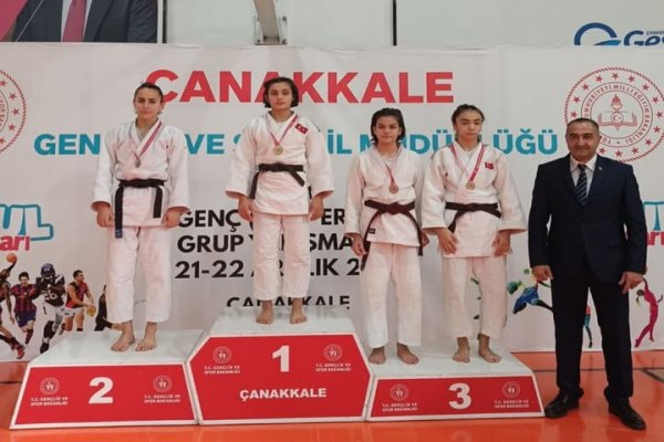 *Gemlik Belediyespor’lu Judocu Ayşenur Boşküp, Finallere Yükseldi*