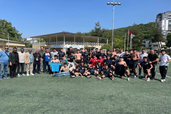 Gemlik Belediyespor U-17 Elit Lig'de şampiyon!