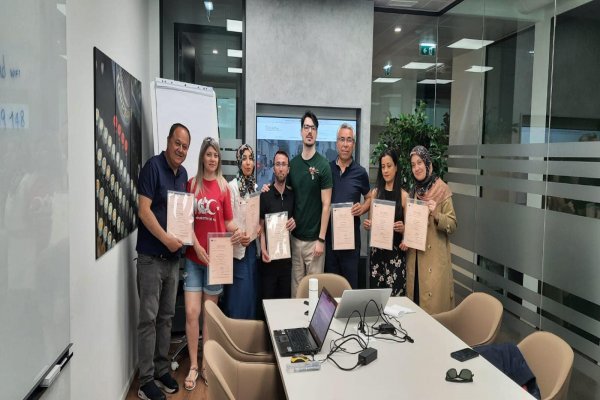 GEMLİK HALK EĞİTİM MÜDÜRÜ ADNAN ULUĞ PORTEKİZ BREDE'DEKİ EĞİTİMDEN DÖNDÜ