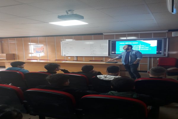 GEMLİK MESLEKİ VE TEKNİK ANADOLU LİSESİNDE EŞİTİZ GÜÇLÜYÜZ KONULU SEMİNER