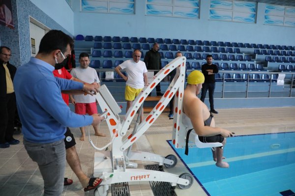 Gemlik’te havuz artık engelsiz