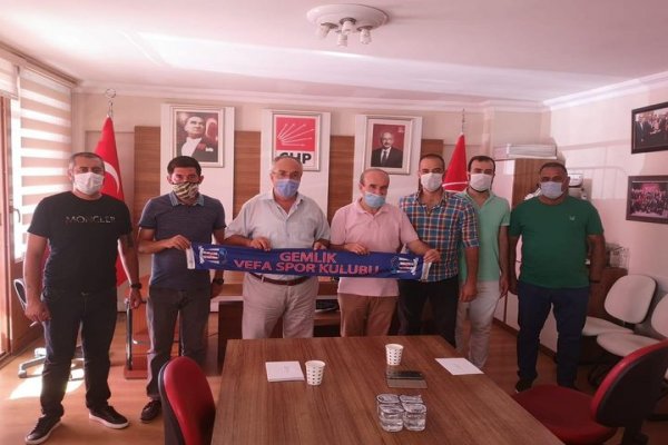 Gemlik Vefa Spor Chp ilçe yönetimini ziyaret etti.