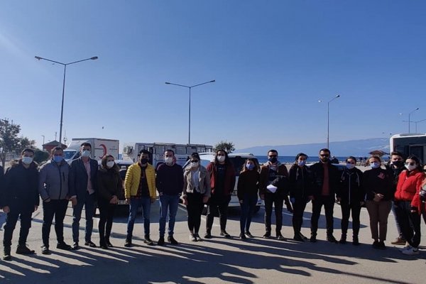 Gemlikli gençler sokak hayvanlarını unutmadı