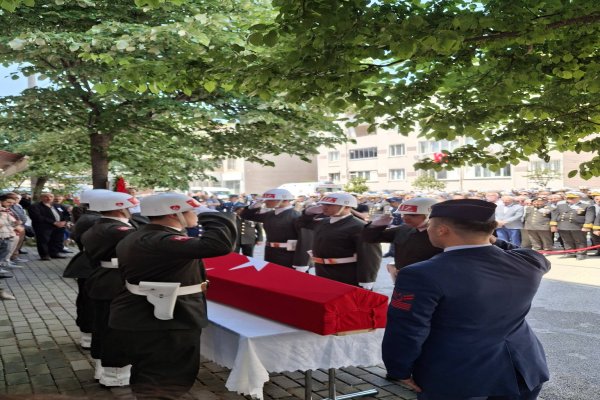 GEMLİKLİ İKMAL KIDEMLİ BAŞÇAVUŞ LEVENT KIRDIM SON YOLCULUĞUNA UĞURLANDI