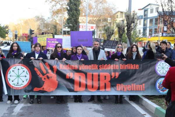 GEMLİKLİ KADINLAR ŞİDDETE HAYIR DEDİ