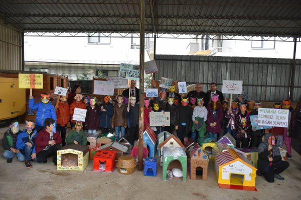 Gemlikli Minik Öğrencilerden Örnek Davranış