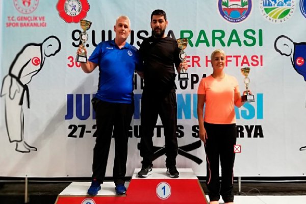 Gemlikli sporcular 6 madalya ile döndü