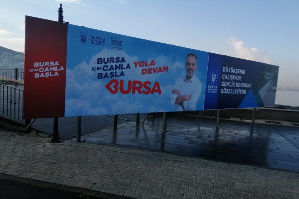 GEMLİKLİLER “HİZMET BAHANE REKLAM ŞAHANE” DİYOR