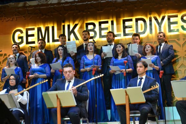 Gemlikliler türkülerle şenlendi