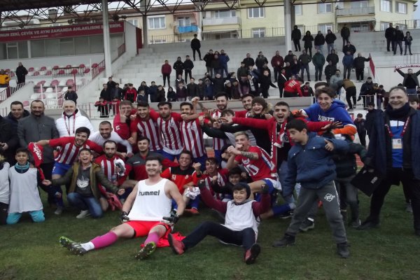 GEMLİKSPOR LİGE TUTUNMAYA ÇALIŞIYOR