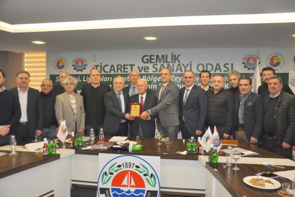 GTSO Meclisi, Kemal Akıt’a“Hizmet Şeref Belgesi” verdi