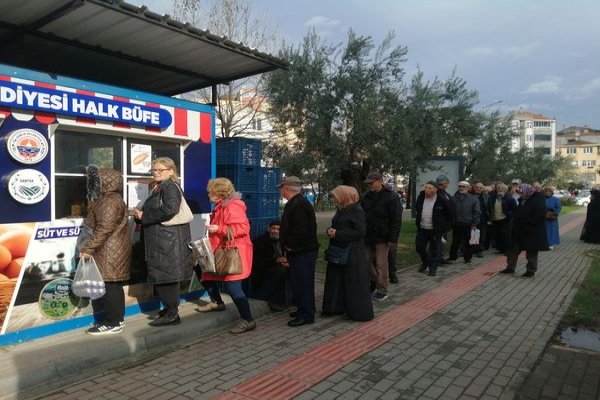 HALK EKMEKTE KUYRUKLAR UZADI