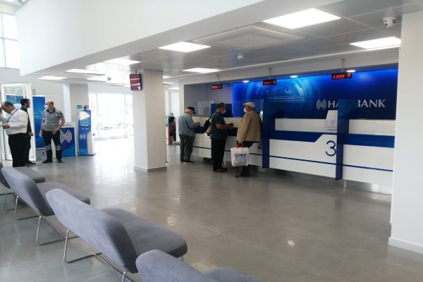 Halkbankası yeni yerine taşındı