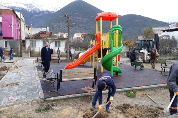 HAMİDİYE MAHALLESİNE MODERN ÇOCUK PARKI İLE BASKETBOL SAHASI