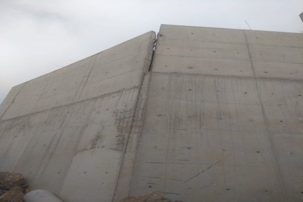 Hastanenin istinat duvarları tehlike saçıyor