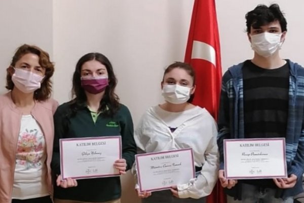 Hisar Anadolu Lisesi öğrencileri uluslararası başarıya koşuyor
