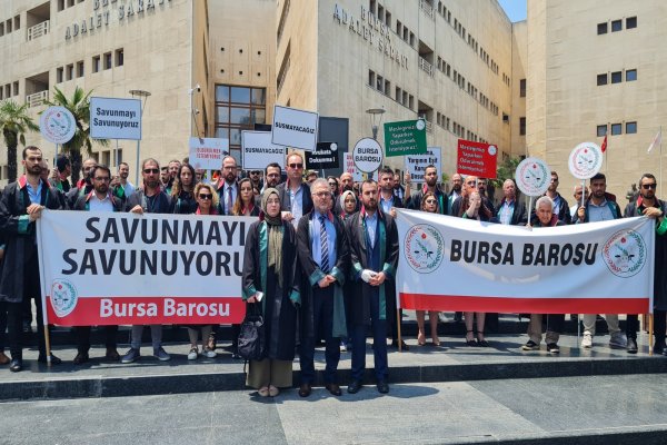 İki avukata saldırıya Bursa Barosu'ndan tepki