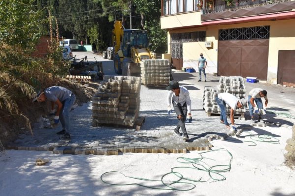 İki mahallede taş parke çalışması