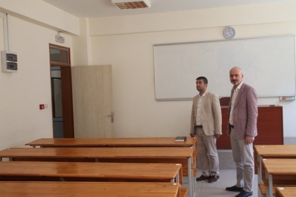 Işık, Denizcilik Fakültesi çalışmalarını sürdürüyor