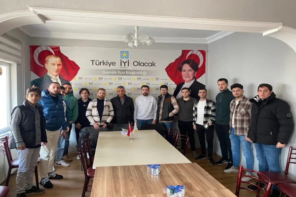 İYİ Gençlik Yönetimi Kahvaltıda Buluştu
