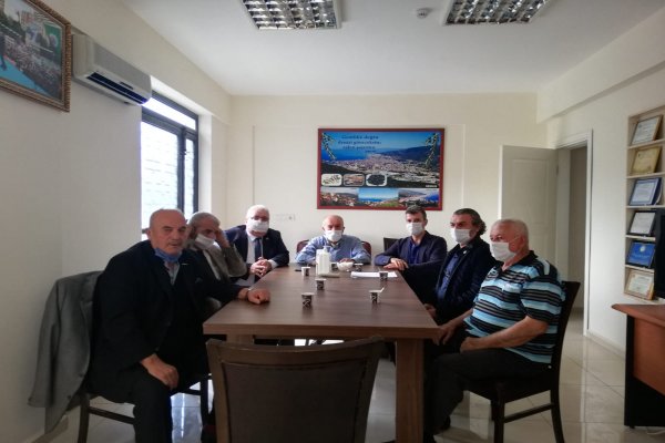 İYİ PARTİ ÇİFTÇİNİN YANINDA